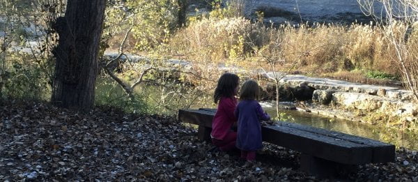 Tener dos hijos pequeños: una moneda con dos caras
